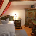 Zum Frongut מלון 2*